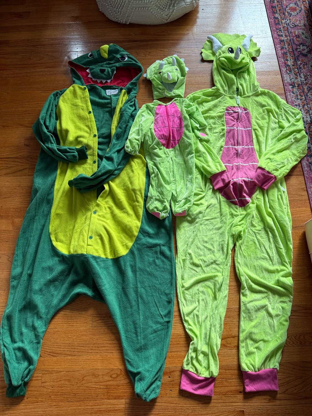 Dinosaur Family Halloween Costumes (Men’s 2XL, Women’s XL, Baby Girl 9-12 month)